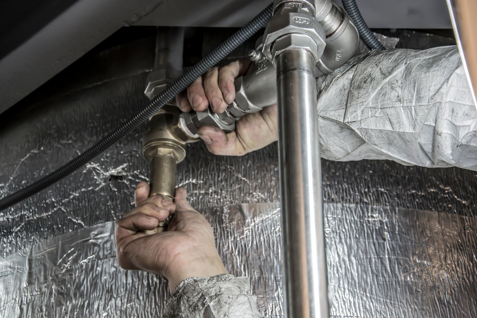 How to turn off the water supply