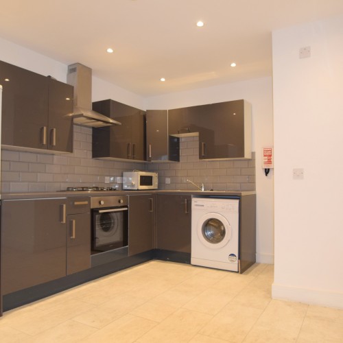 Flat 3, 42 City Road Roath