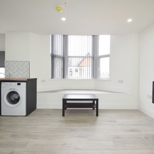 Flat 3, 71 Monthermer Road 